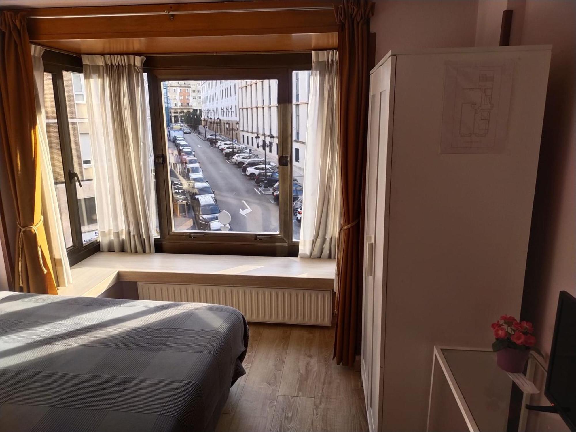 Hostal Alvarez Oviedo Exteriér fotografie